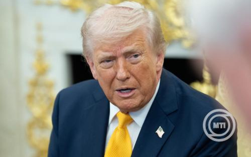 Donald Trump elrendelte minden iráni hajó megsemmisítését, amely aknát próbál telepíteni a Hormuzi-szorosban