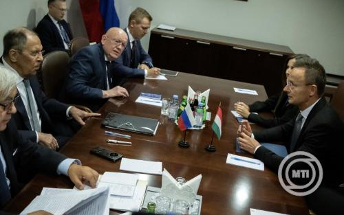 Szijjártó Péter az ukrajnai háborúról és a kétoldalú együttműködésről egyeztetett Szergej Lavrovval