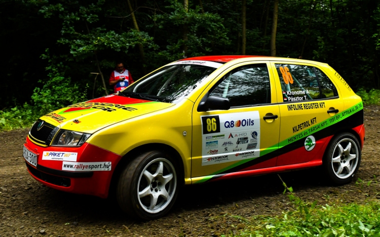 Rally: A versenyautó is elromolhat néha…