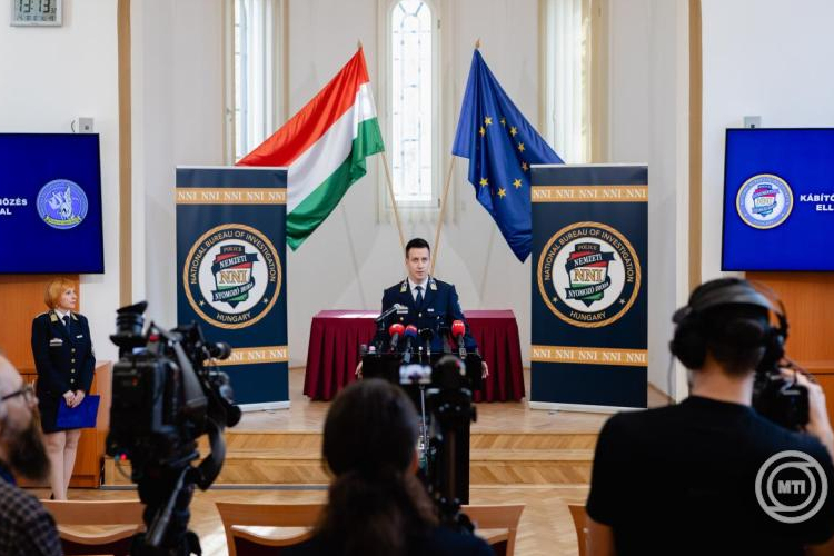 Rendőrség: több mint 2 tonna, magyar irányítású bűnbandához köthető kokaint foglaltak le Dominikában