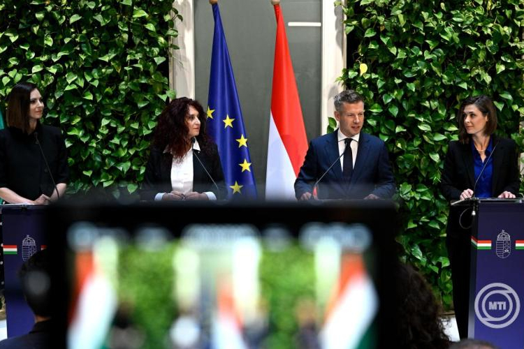 Kormányszóvivői tájékoztató: a diák- és a babaváró hitellel, a fővárossal és az egészségüggyel kapcsolatos döntéseket hozott a 
