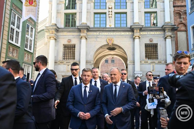 Magyar Péter: a magyar nép megfogadta II. János Pál pápa tanácsát, hogy ne féljen